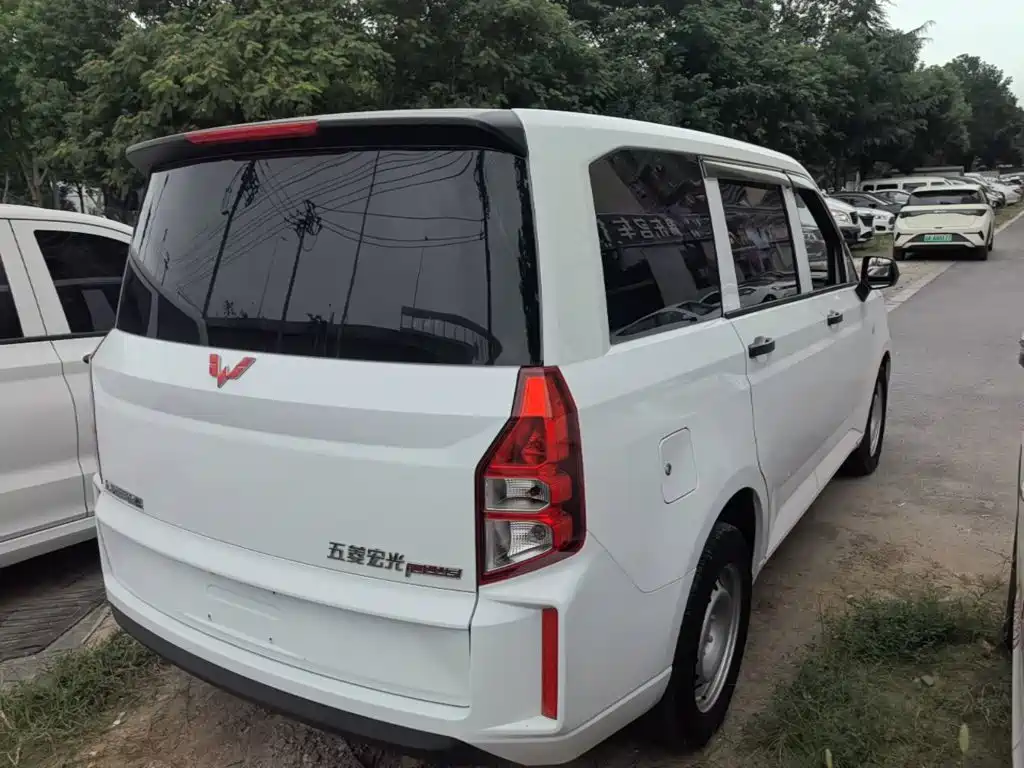 Wuling Hongguang PLUS — миниатюра 7