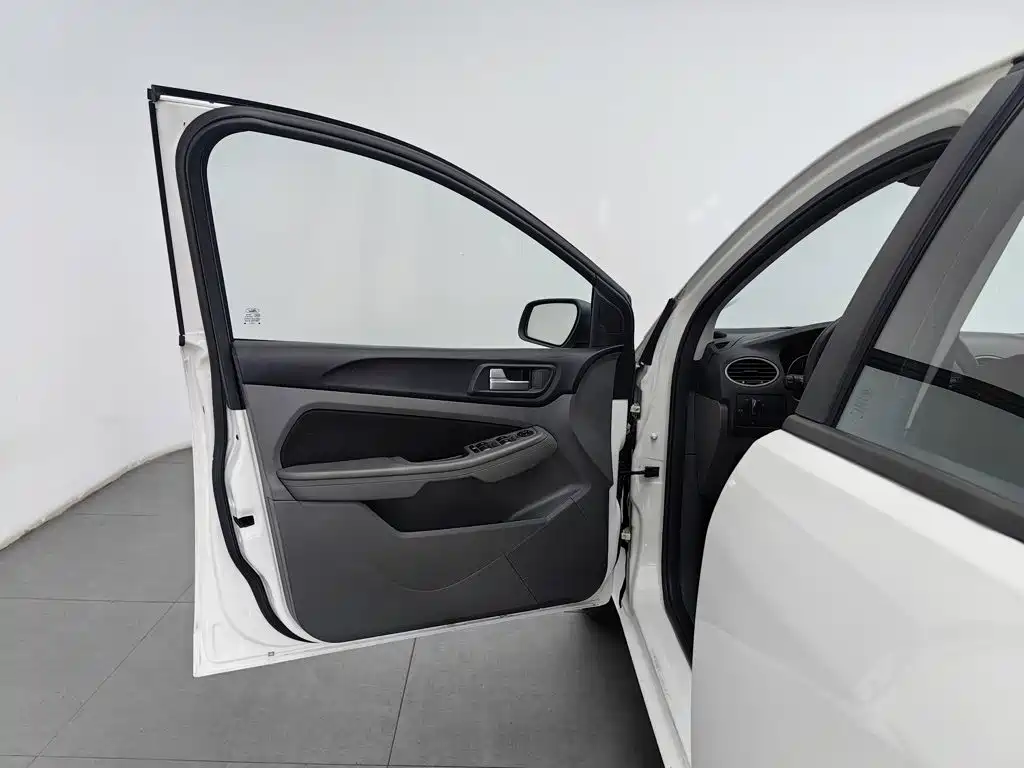 Ford Focus — миниатюра 8