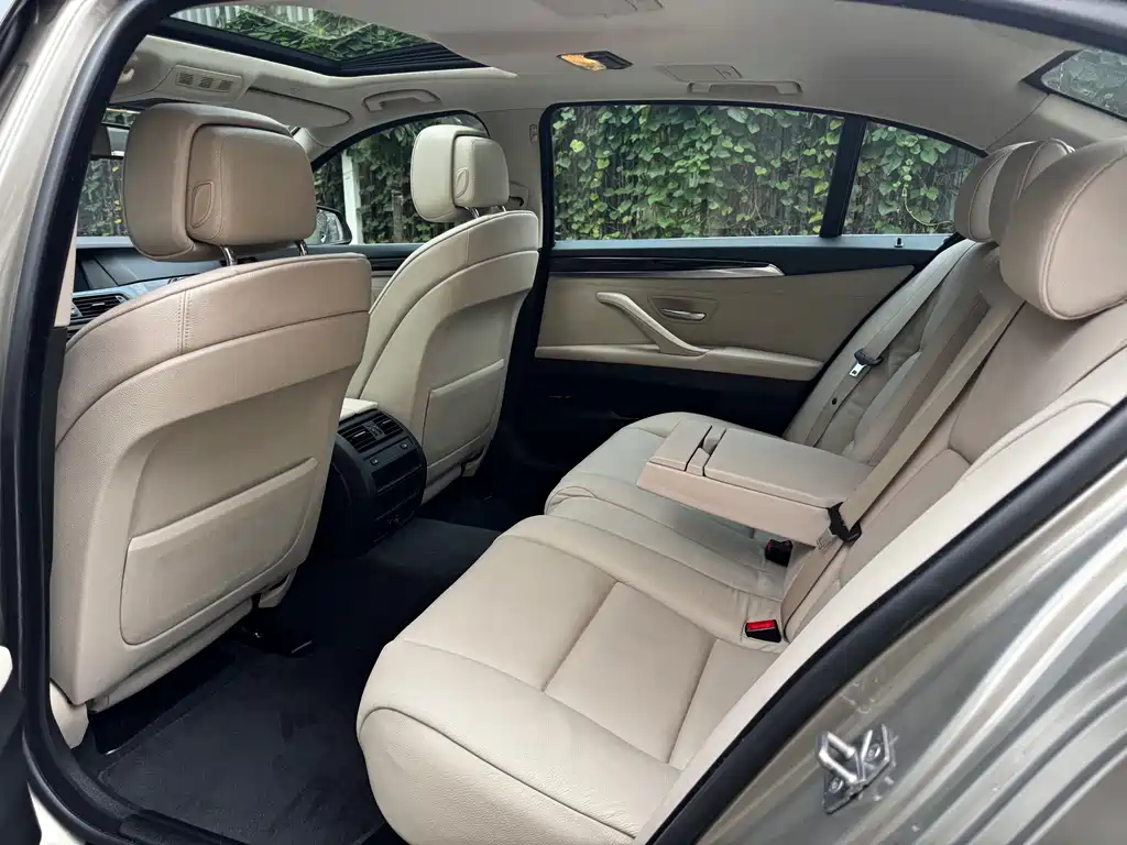 BMW 5 Series — миниатюра 20
