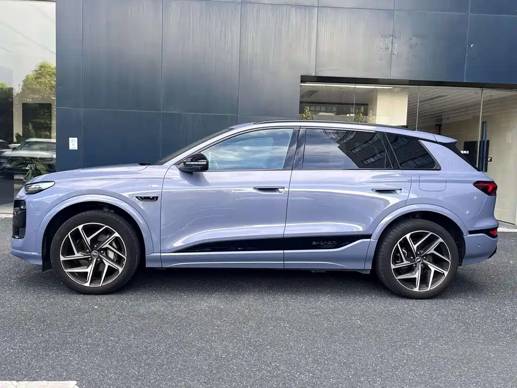 Audi Q6L e-tron — миниатюра 4