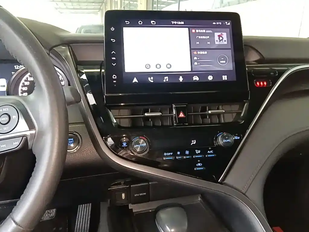 Toyota Camry — миниатюра 13