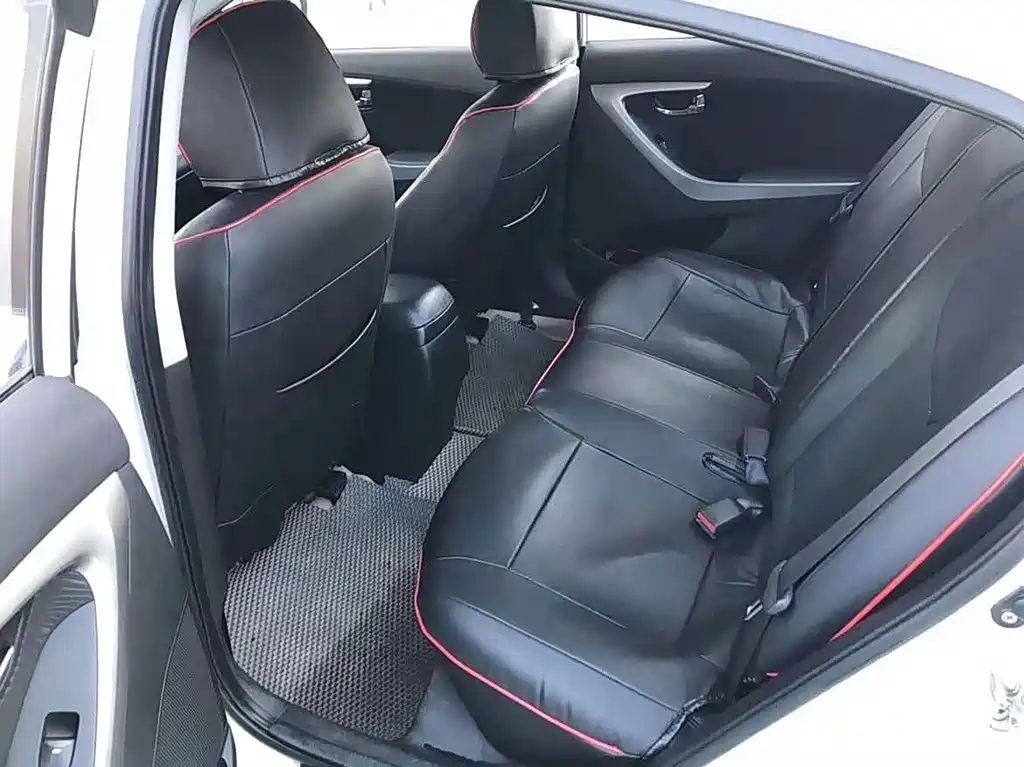Hyundai Elantra Langdong — миниатюра 9