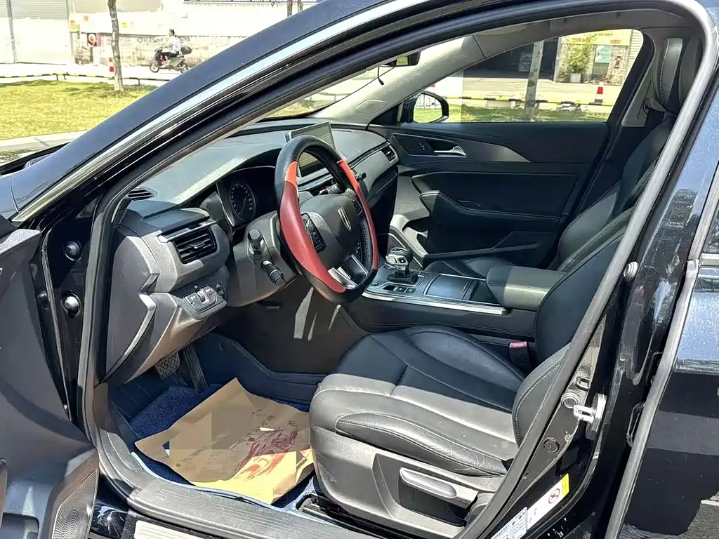 Hongqi Hongqi H5 — миниатюра 3