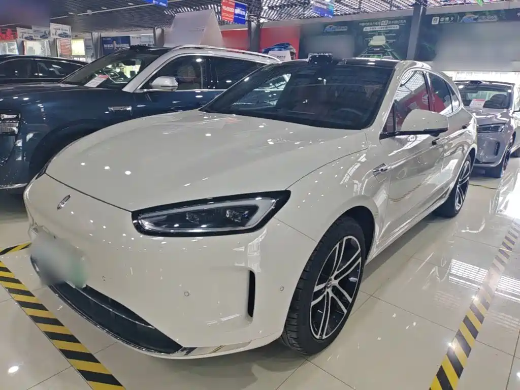 AITO M5 2025 EREV Ultra 4WD Edition