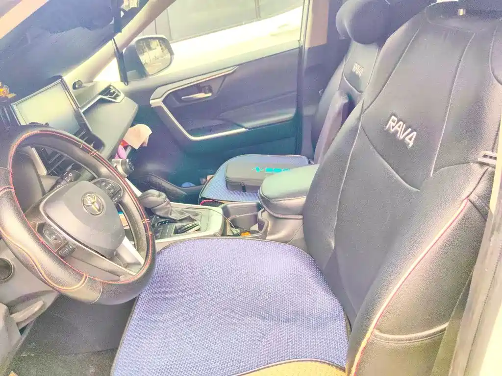 Toyota RAV4 — миниатюра 16