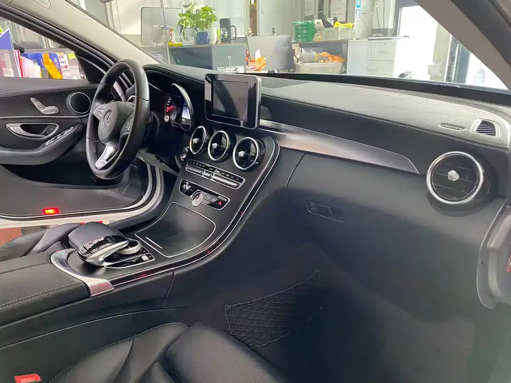 MERCEDES-BENZ C CLASS