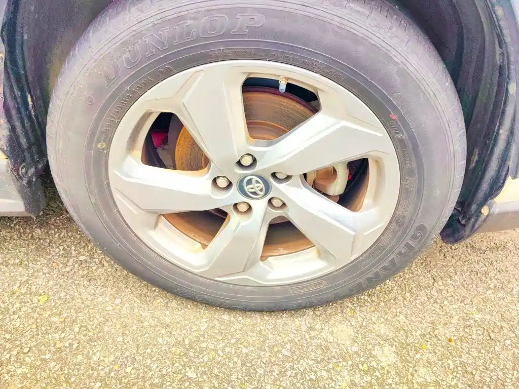 Toyota RAV4 — миниатюра 8