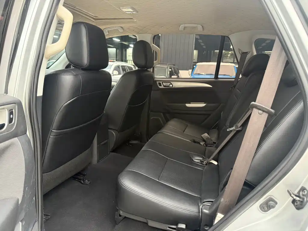 Foton Savana 2.8T automatic four-wheel drive diesel deluxe edition 7 seats, фото 5