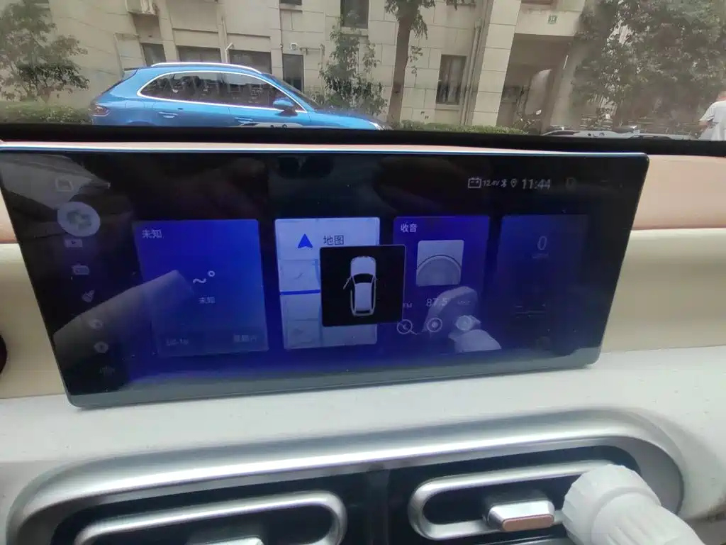 Wuling MINIEV — миниатюра 20