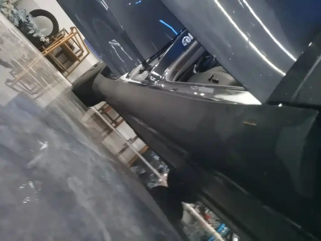 Tesla Model Y — миниатюра 21