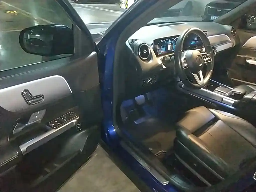 Mercedes-Benz GLB — миниатюра 16