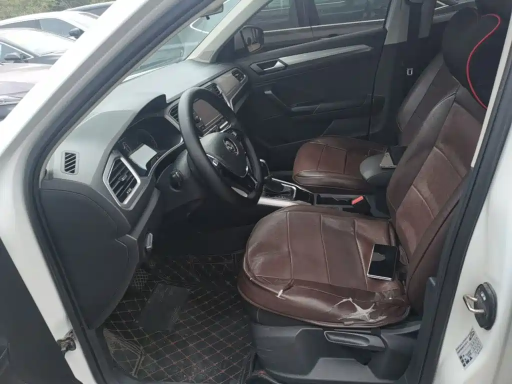 Volkswagen T-Roc — миниатюра 15