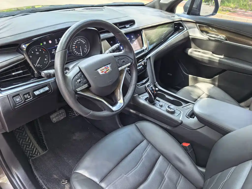 Cadillac XT6 — миниатюра 8