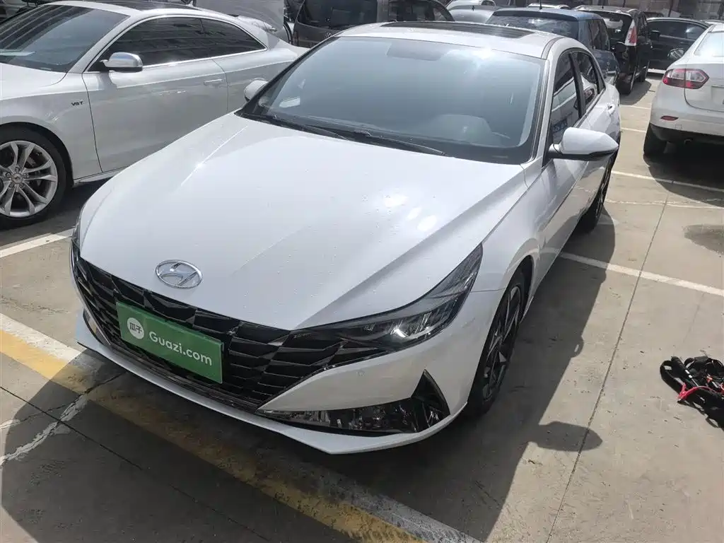Hyundai Elantra 2023
