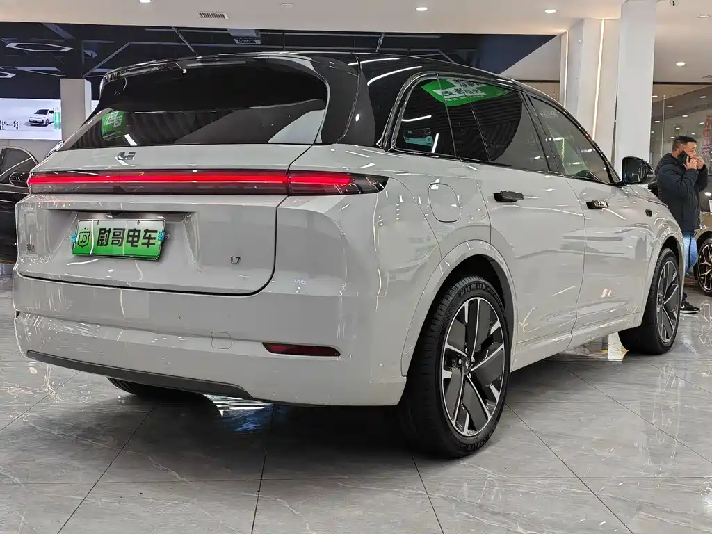 Li Auto IDEAL L7