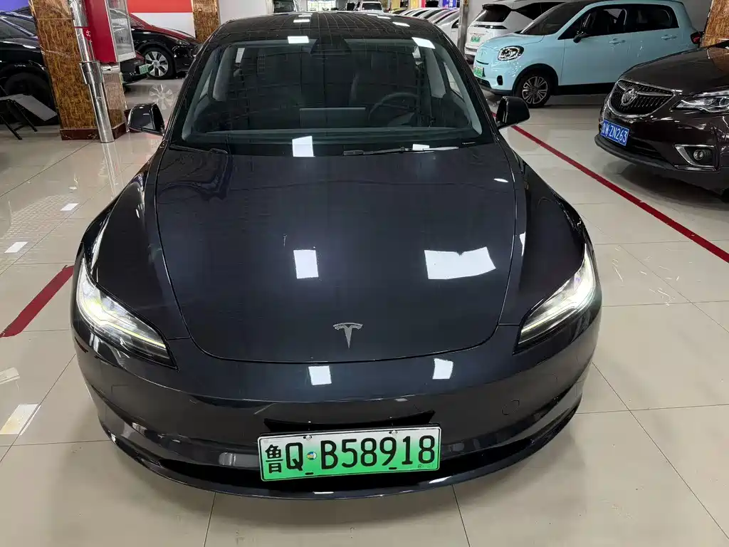 Tesla Model 3 2025 RWD Drive Dynamic Edition
