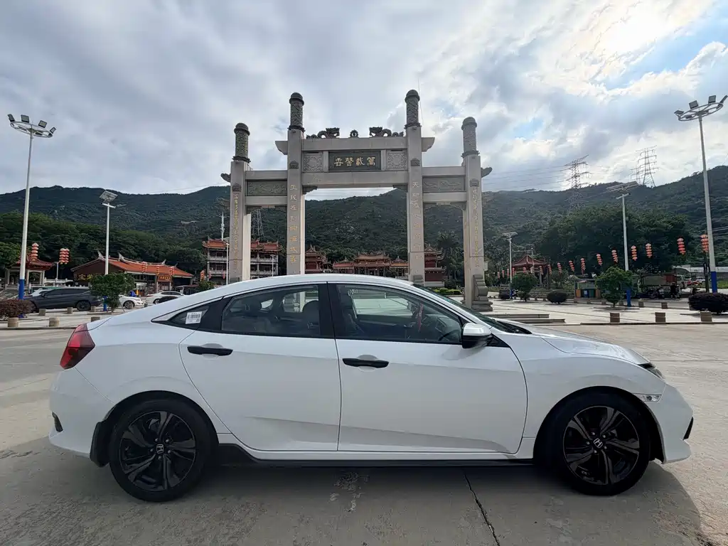 Honda Civic — миниатюра 6