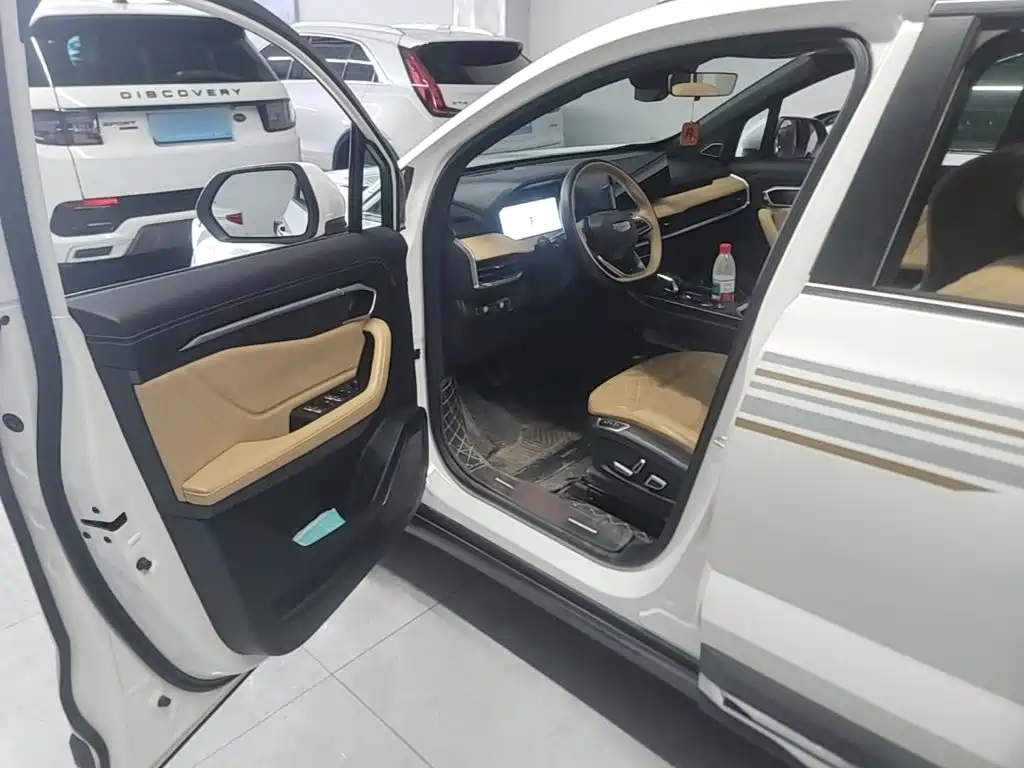 Geely Haoyue L — миниатюра 16