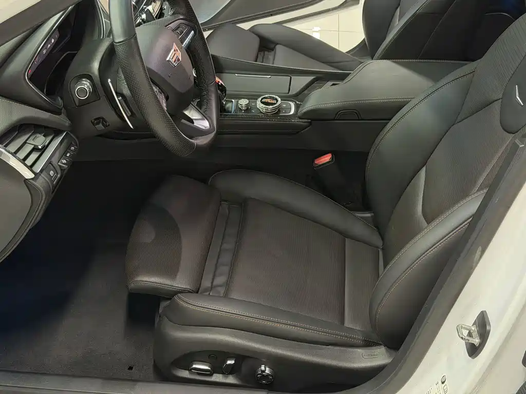 Cadillac CT5 — миниатюра 7