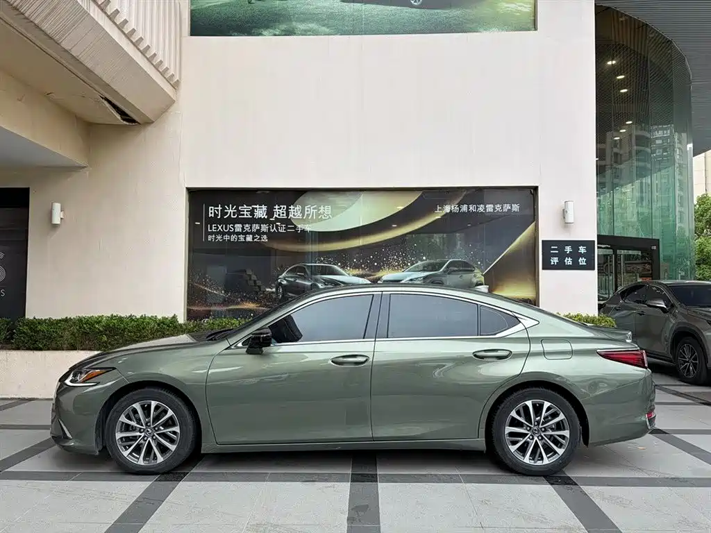 Lexus ES — миниатюра 2