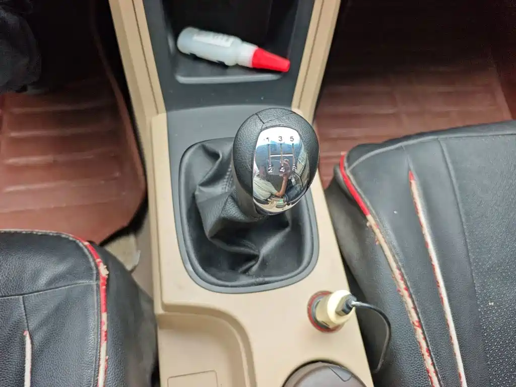 Roewe 350 — миниатюра 15