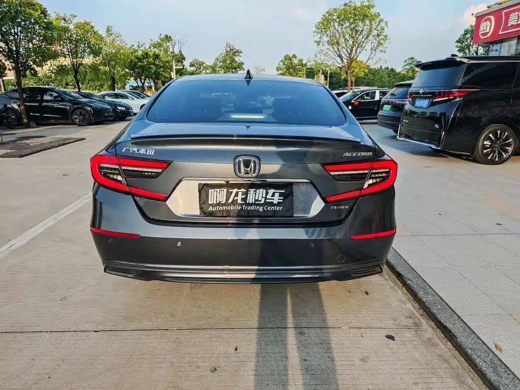 Honda Accord — миниатюра 9