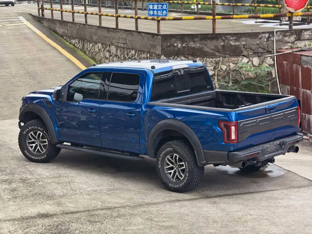 Ford F-150 Raptor — миниатюра 5