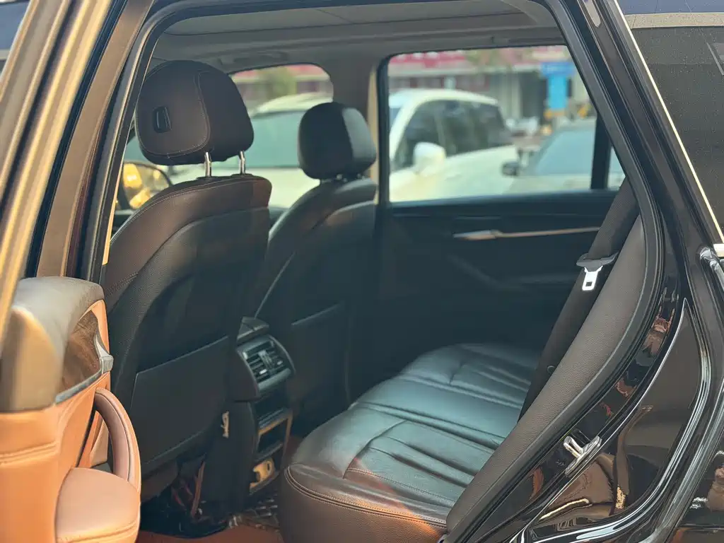 BMW X5 (Import) — миниатюра 8
