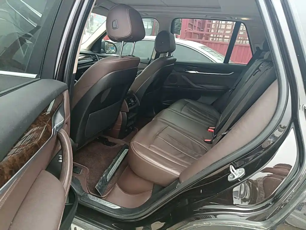 BMW X5 (Import) — миниатюра 17