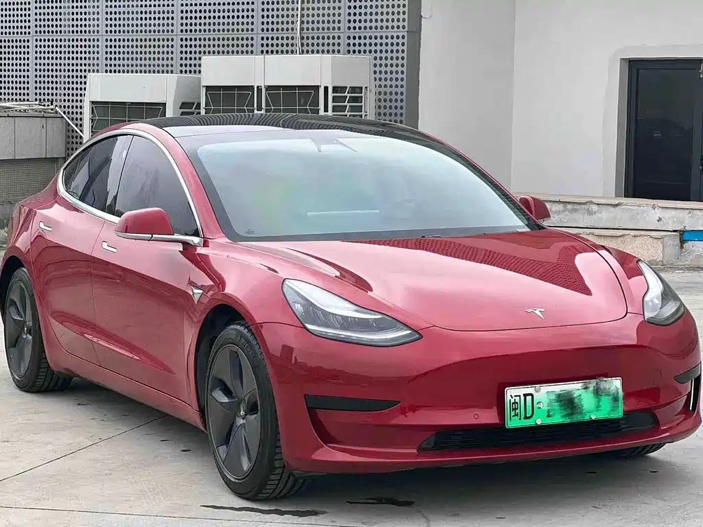 Tesla Model 3 — миниатюра 3