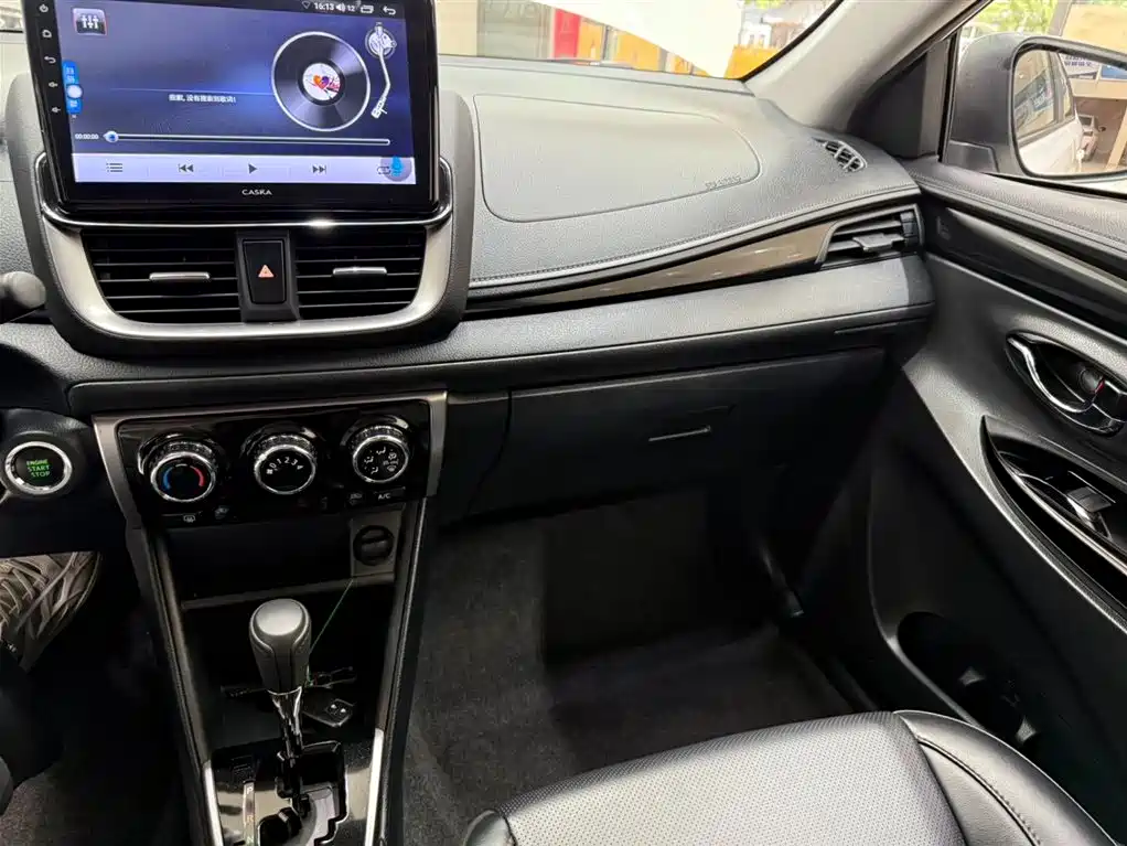 Toyota Yaris L Zhixuan X 1.5L CVT Luxury PLUS Edition, фото 12