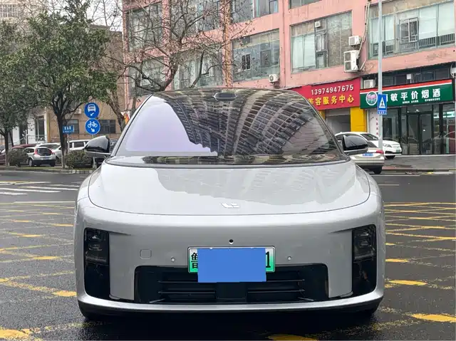 Li Auto IDEAL I8 2025