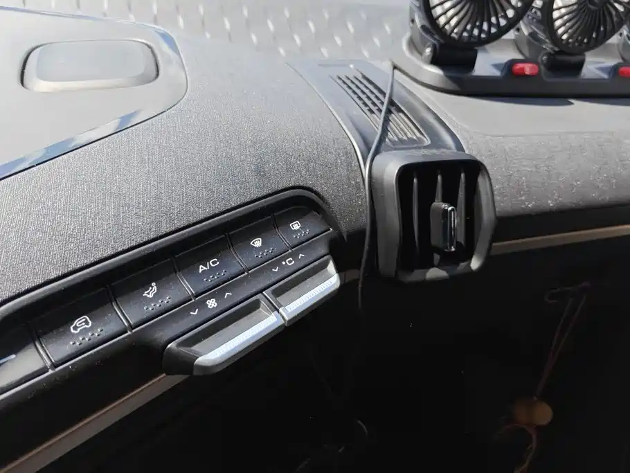 Baojun KiWi EV — миниатюра 13