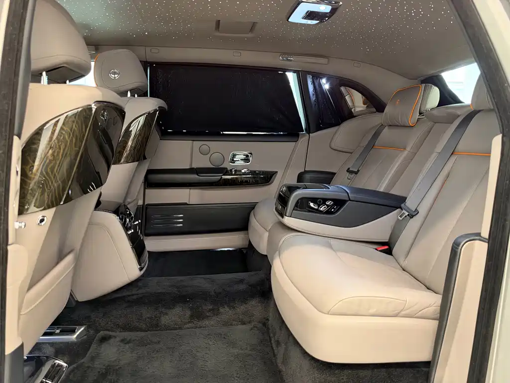 Rolls-Royce Phantom — миниатюра 22