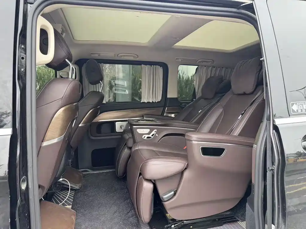 Mercedes-Benz V-Class — миниатюра 4