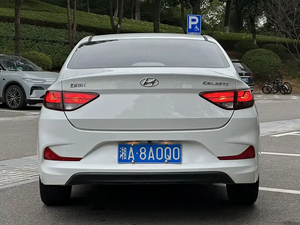 Hyundai Elantra — миниатюра 6