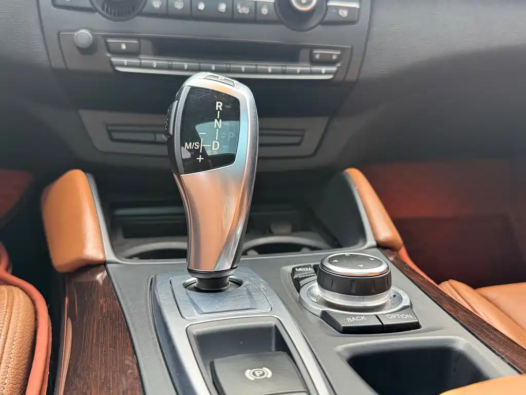 BMW X6 — миниатюра 22