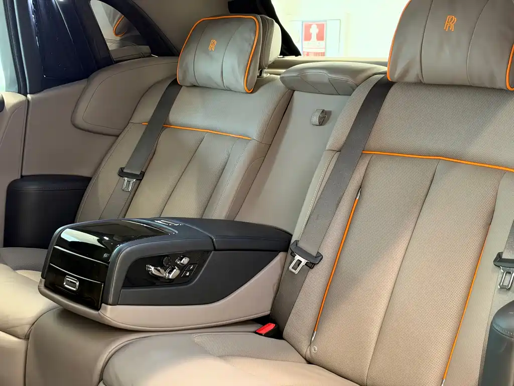 Rolls-Royce Phantom — миниатюра 17