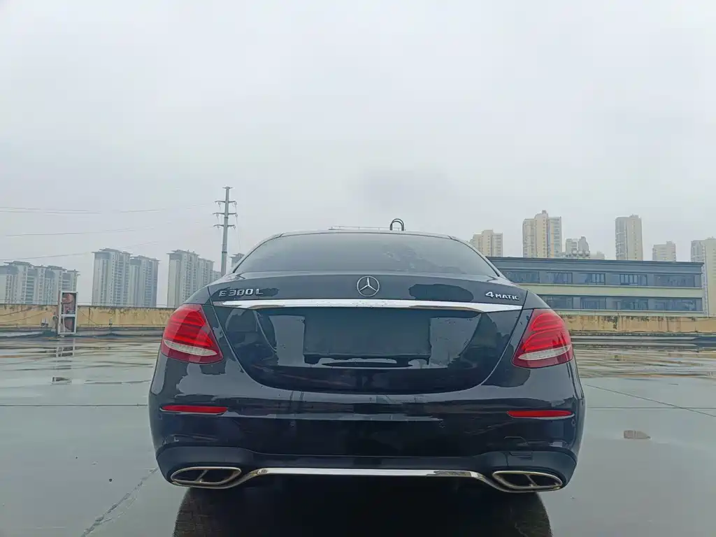 Mercedes-Benz E-Class — миниатюра 9