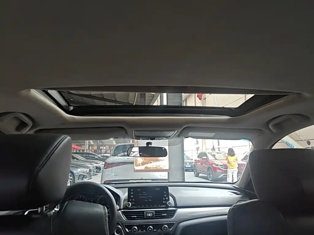Honda Accord — миниатюра 18
