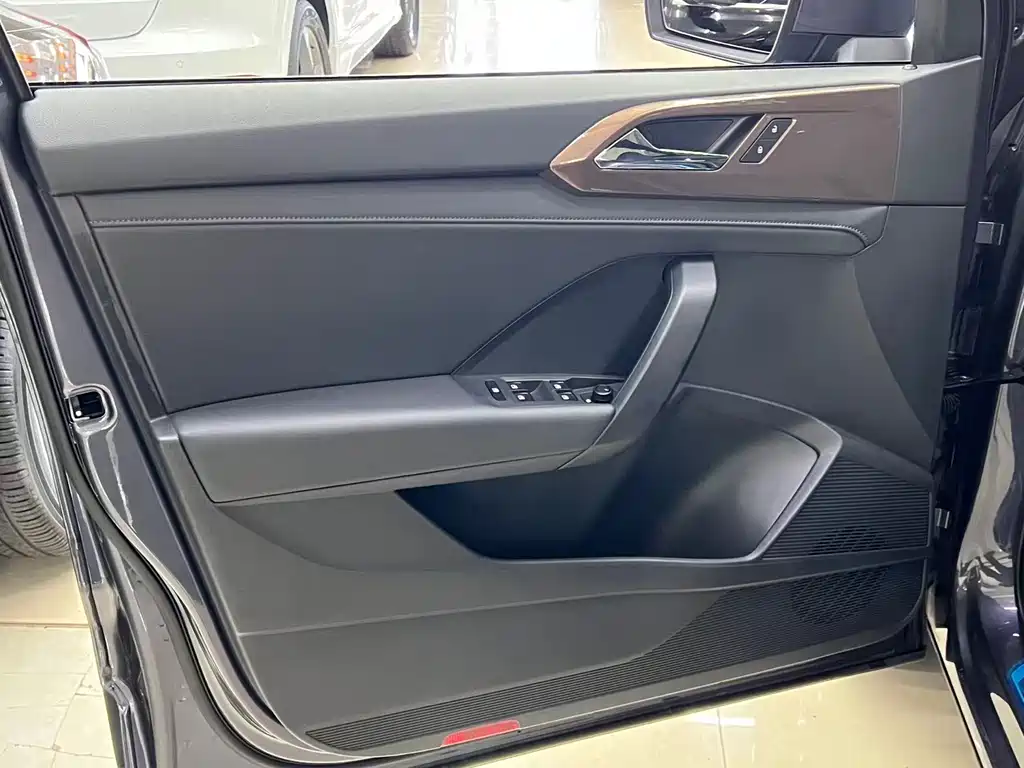 Volkswagen Tharu — миниатюра 14