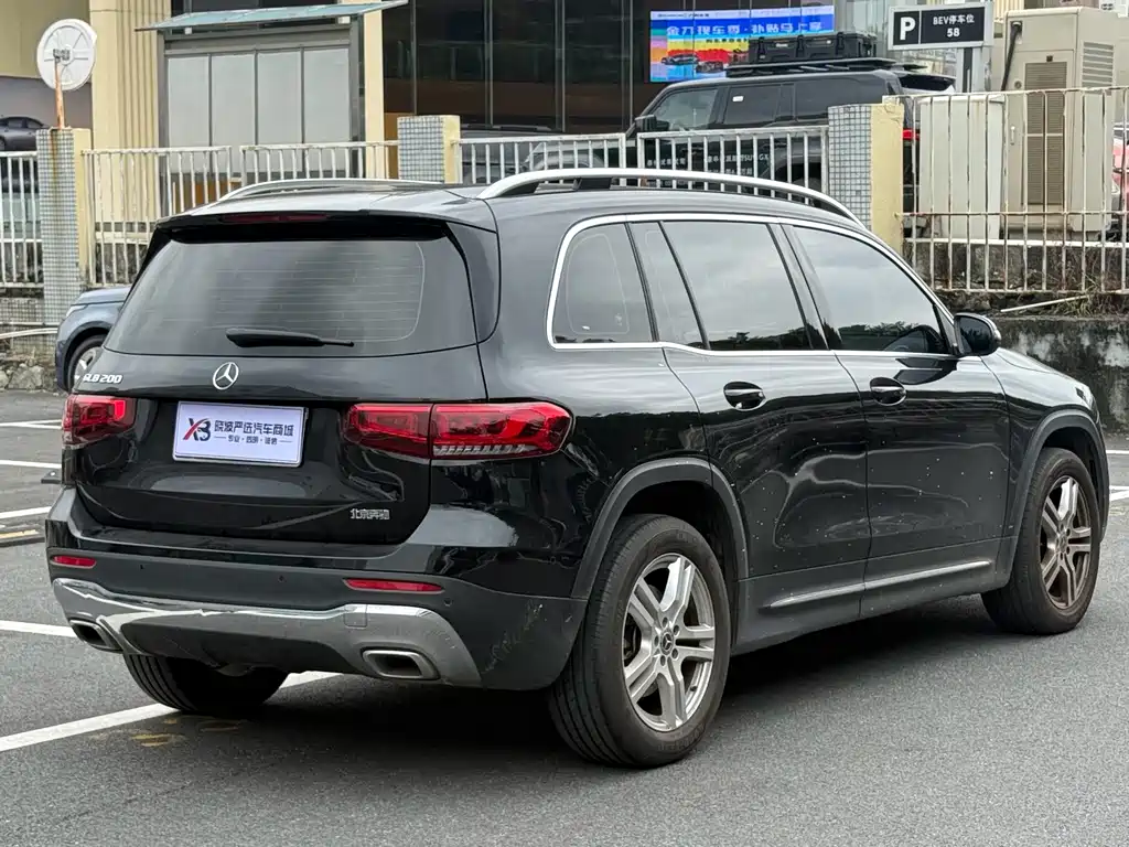 Mercedes-Benz GLB — миниатюра 7