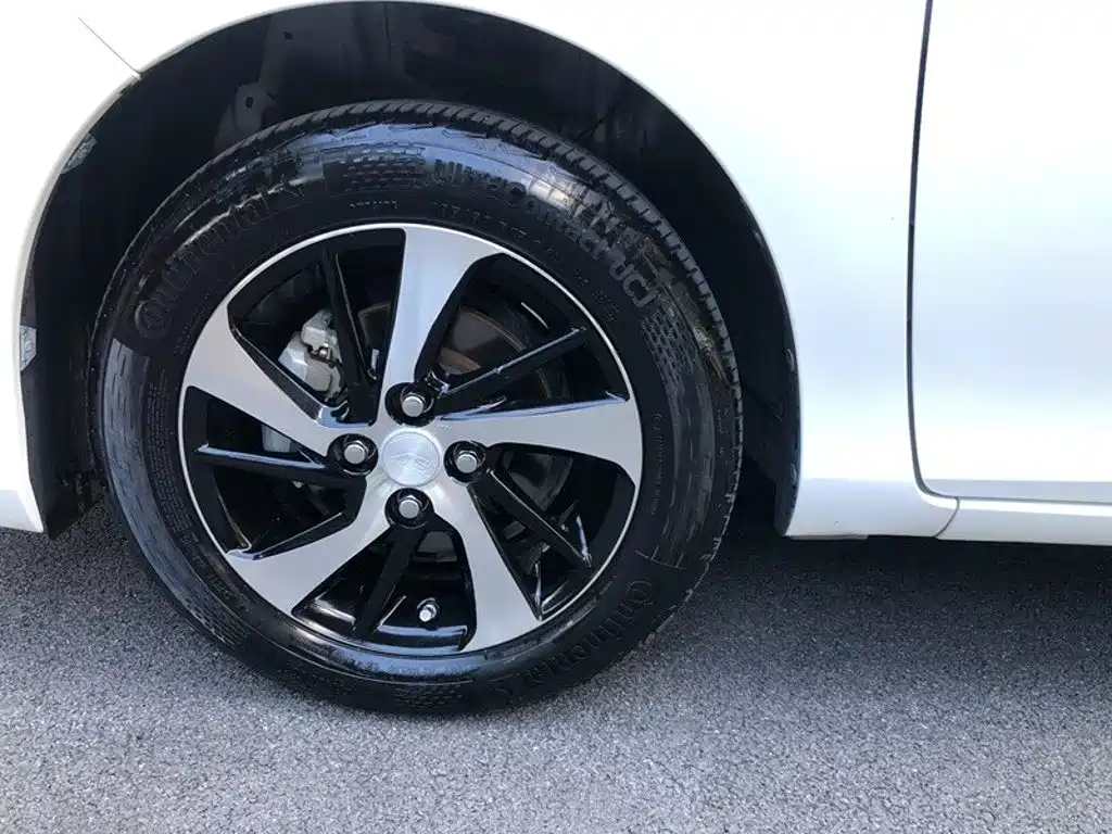Toyota Yaris L — миниатюра 14