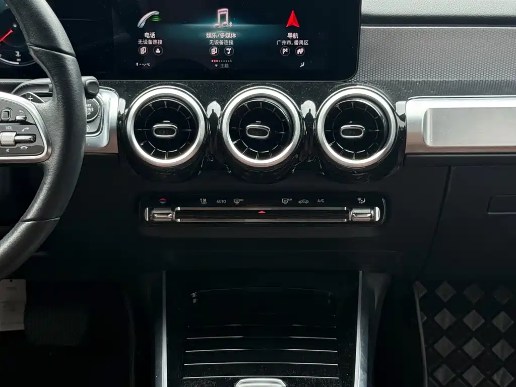 Mercedes-Benz GLB — миниатюра 19