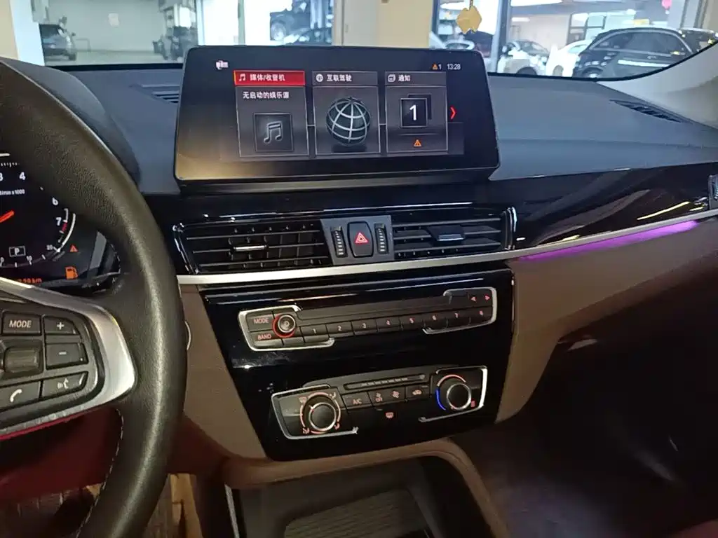 BMW X1 — миниатюра 13