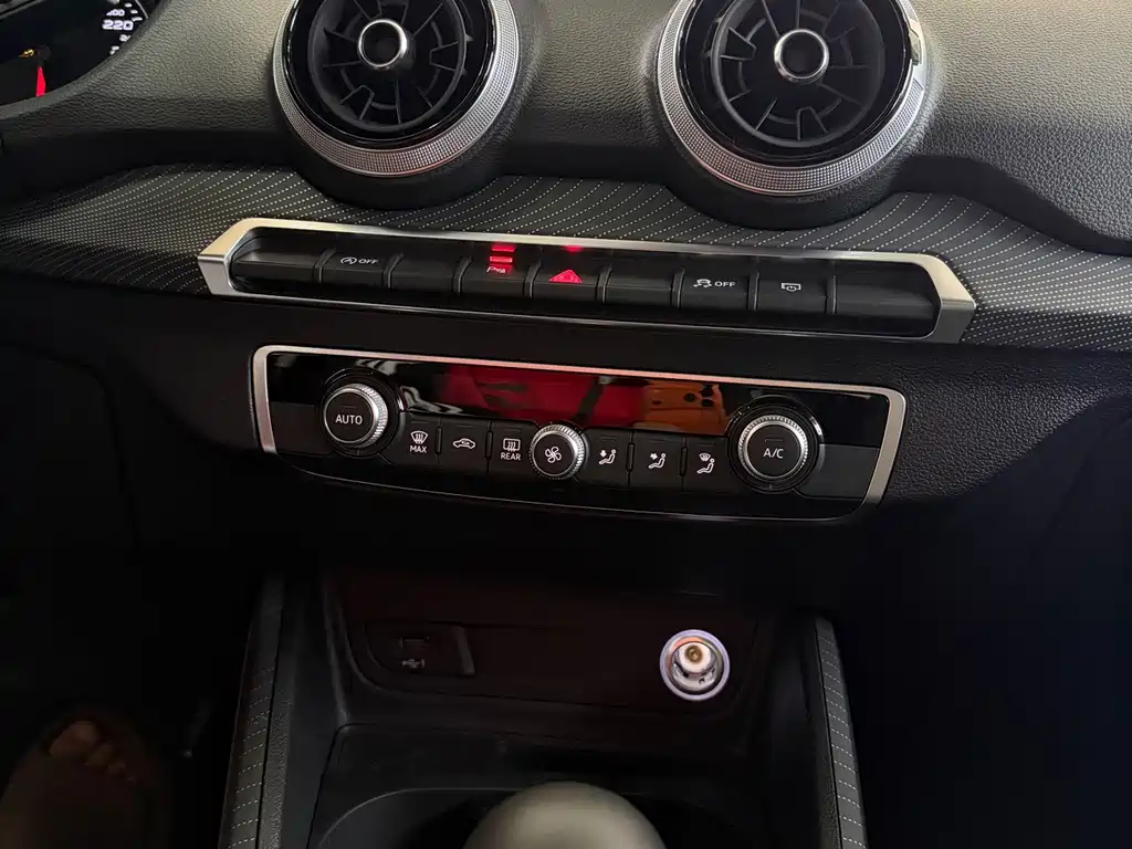 Audi Q2L — миниатюра 25