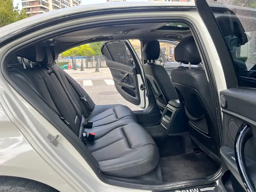 BMW 3 Series — миниатюра 15
