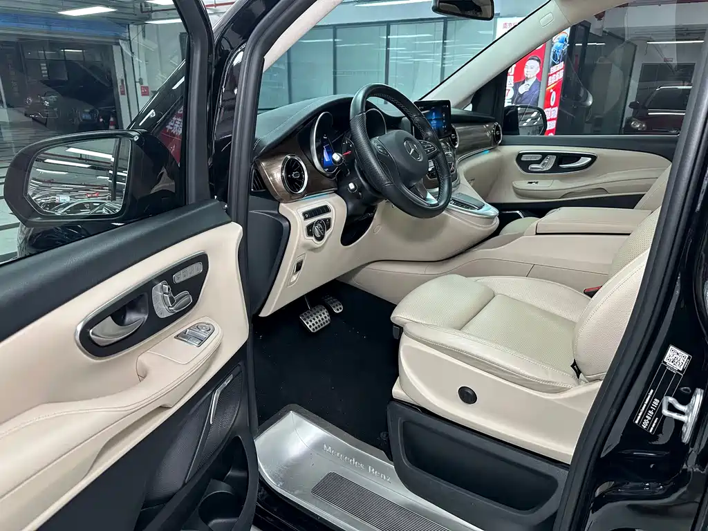 Mercedes-Benz V-Class — миниатюра 7
