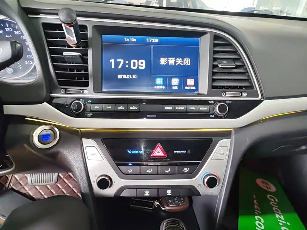 Hyundai Elantra — миниатюра 13