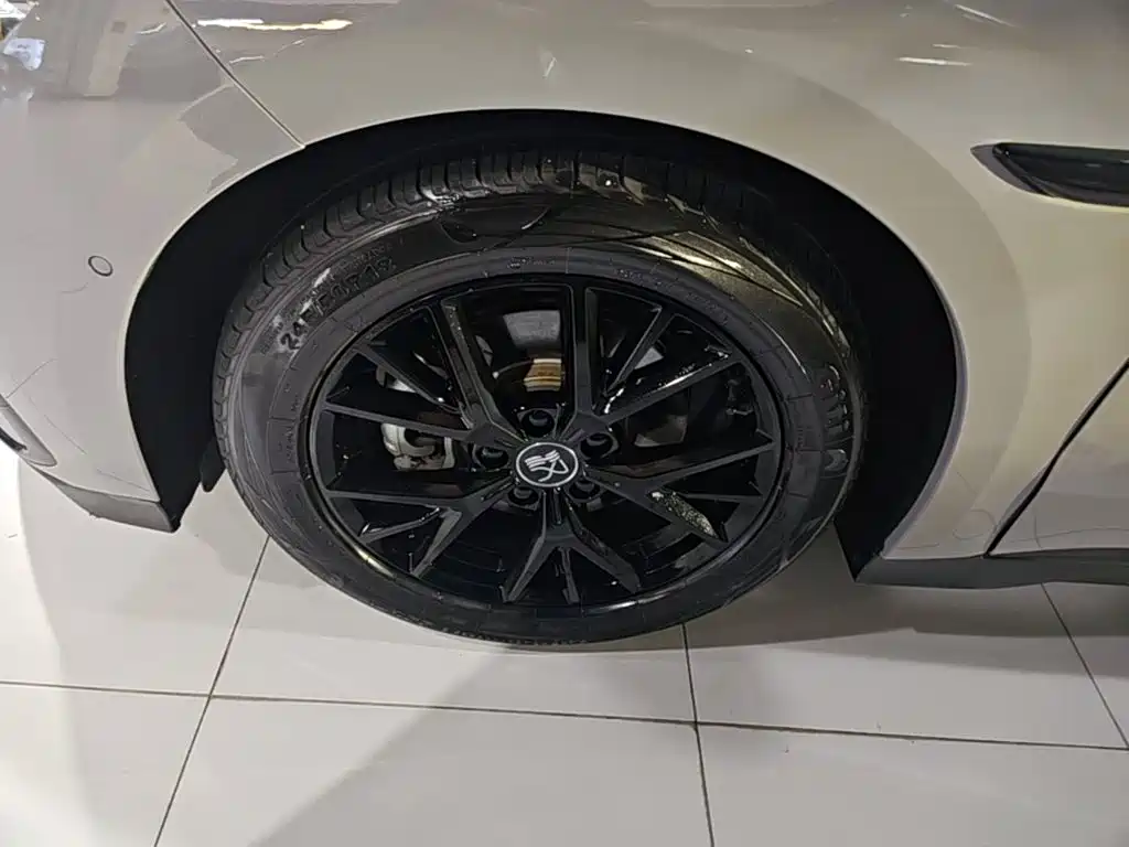 BYD Han — миниатюра 23
